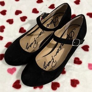Black velevet Mary Jane wedges! Sz 7.5! Great preowned condition!